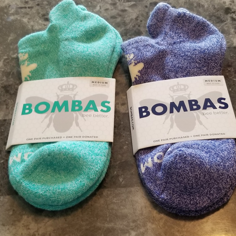 2 NEW pair of BOMBAS WOMEN'S ANKLE SOCKS Medium